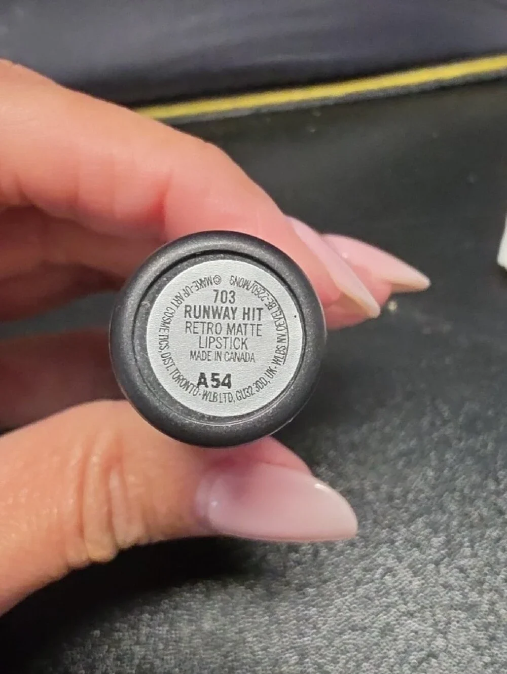 MAC Cosmetics Retro Matte Lipstick Runway Hit - new with box